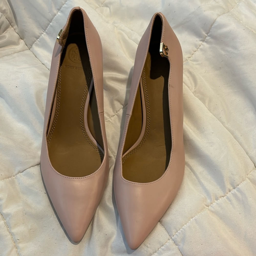 Tory Burch seashell pink  pointy toed
